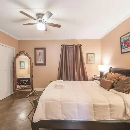 Cajun Stays - The Festival Room